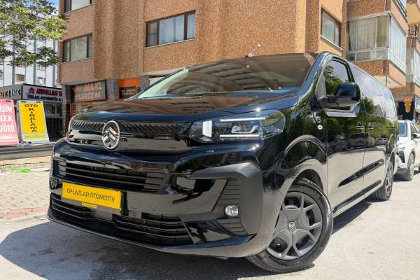 Citroen Jumpy Spacetourer 8+1 Otomatik vites Şöförlü veya Şöförsüz kiralama imkanı